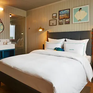 4* Hotel 25hours Paper Island